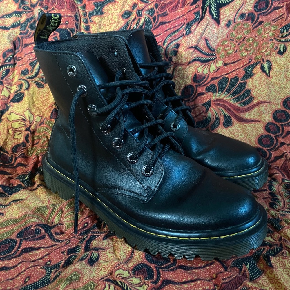 Dr Martens-LUANA